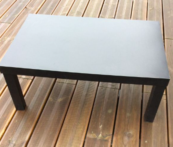 Table noire basse