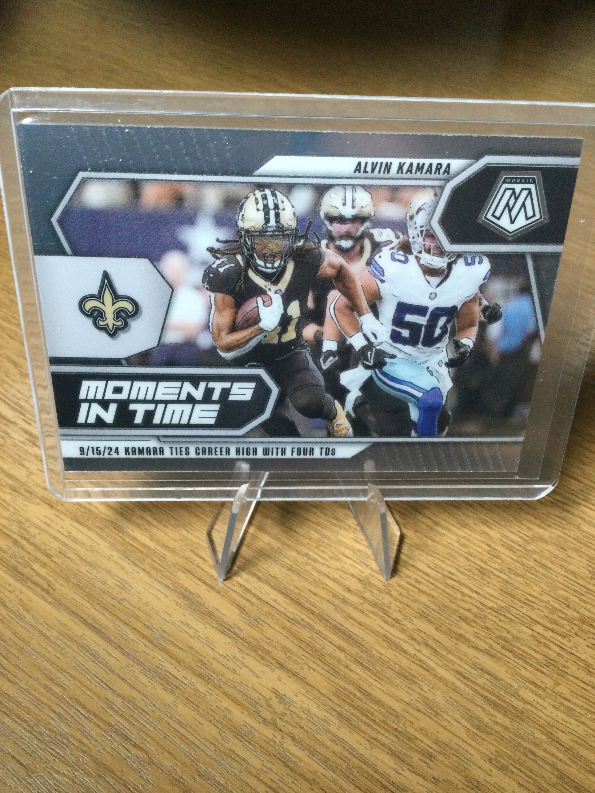 ALVIN KAMARA - 2025 PANINI MOSAIC - MOMENTS IN TIME #2