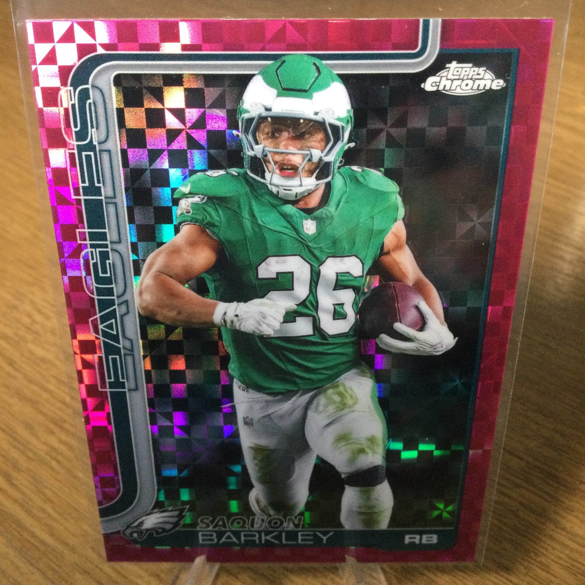 SAQUON BARKLEY - 2025 TOPPS CHROME - PINK X-FRACTOR #248