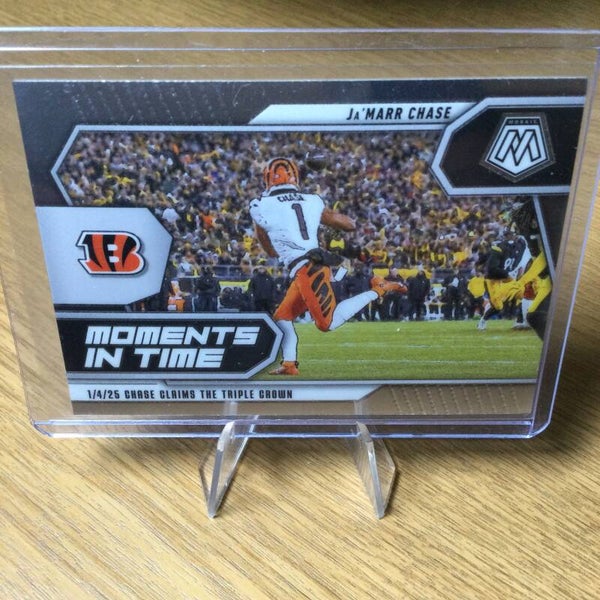 JA'MARR CHASE - 2025 PANINI MOSAIC - MOMENTS IN TIME #8