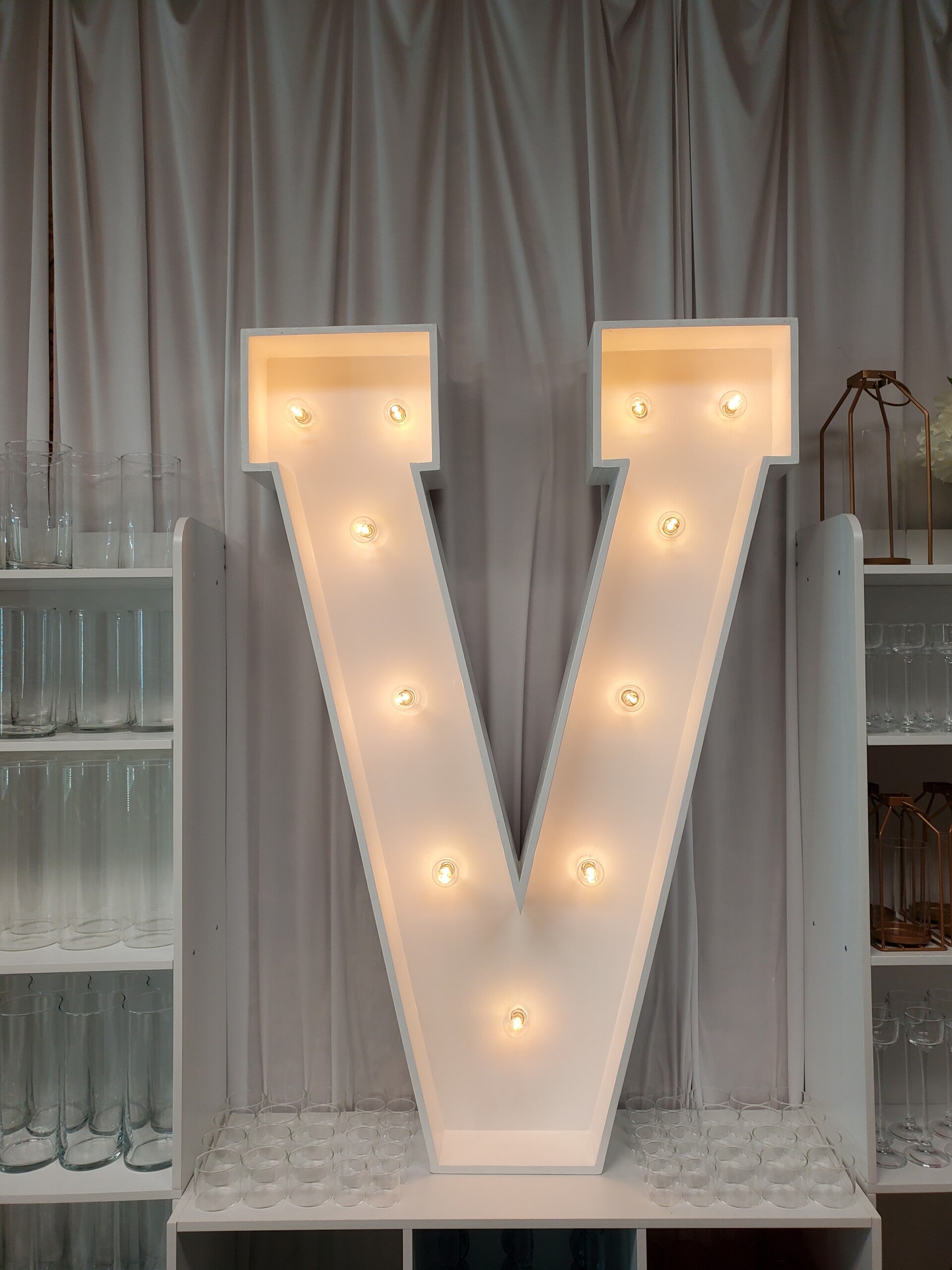 "LOVE" Marquee Sign (Qty 1)