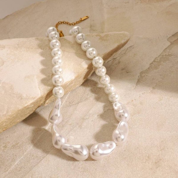 18K Gold Irregular Pearl Beaded Necklace – Modern & Elegant Design