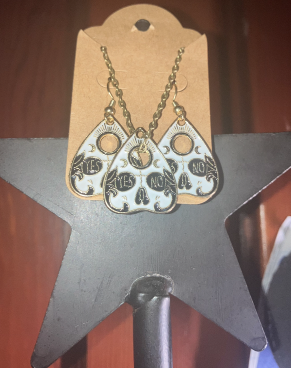 ‘YESNO’ planchette skull earring & necklace set