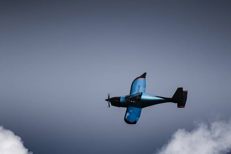 photographie aéronautique ulm blackwing bleu avec hélice 4 pales tiger 1 pvr duc hélices, vue de dessus