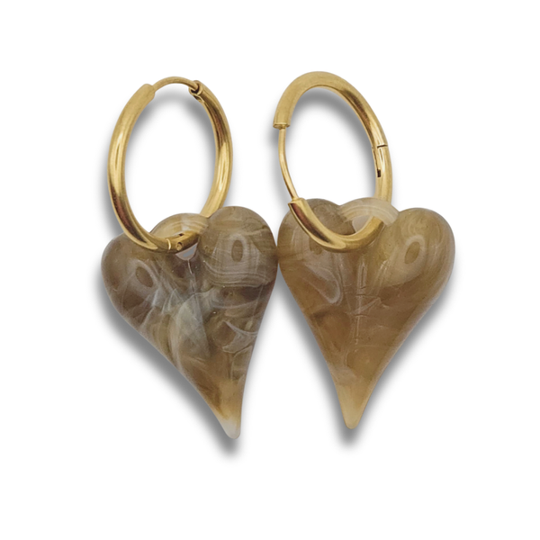 Oorbellen Acryl Kralen | Taupe druppel Hartjes