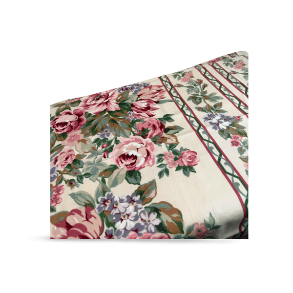 Vintage tafelkleed met bloemmotief