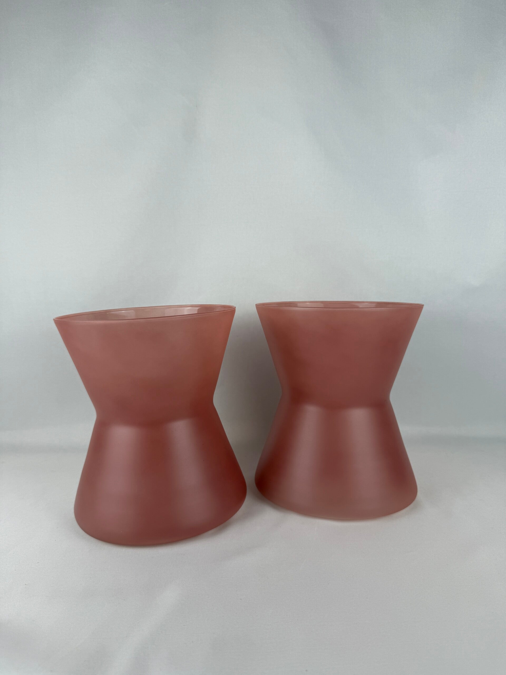 Set van 2 oudroze glazen vazen – mat glas | terracotta tint