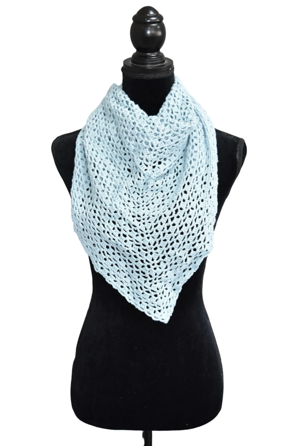 Punt sjaal lichtblauw met kraaltjes