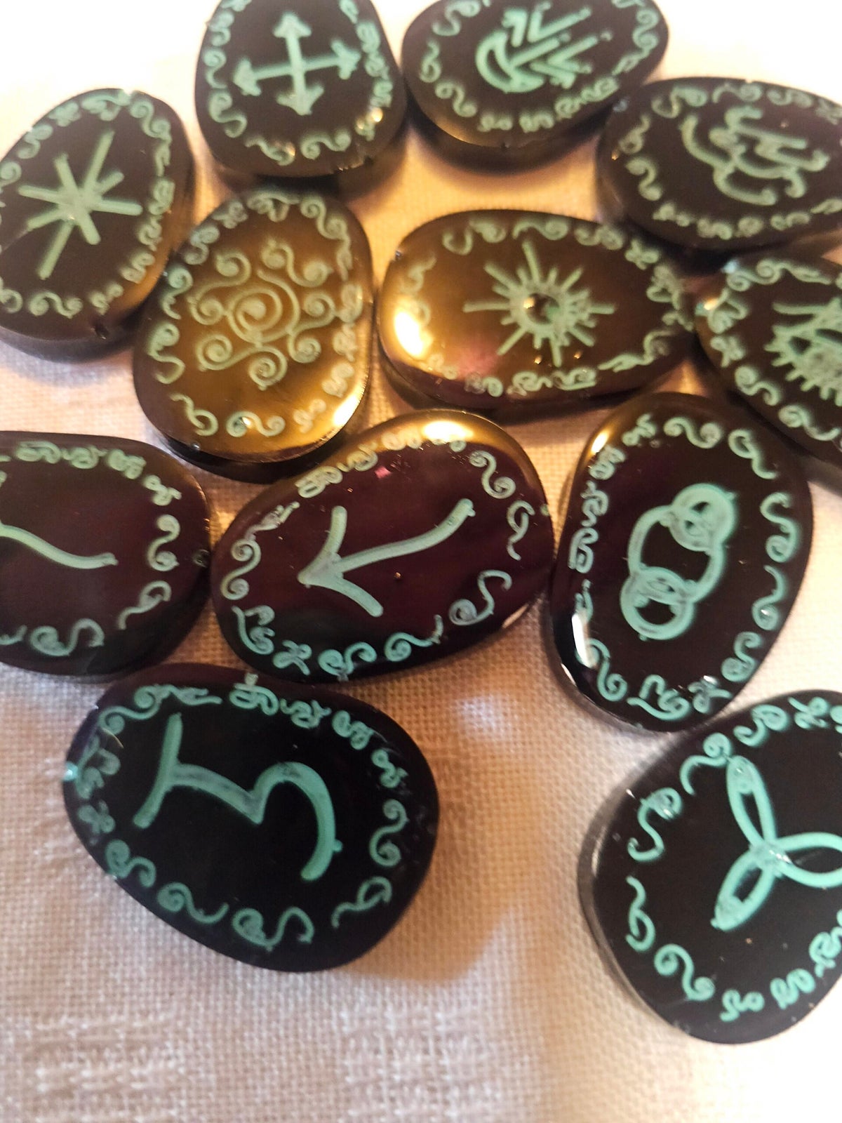 Witches Runes / Free resources | Tarot Perceptions