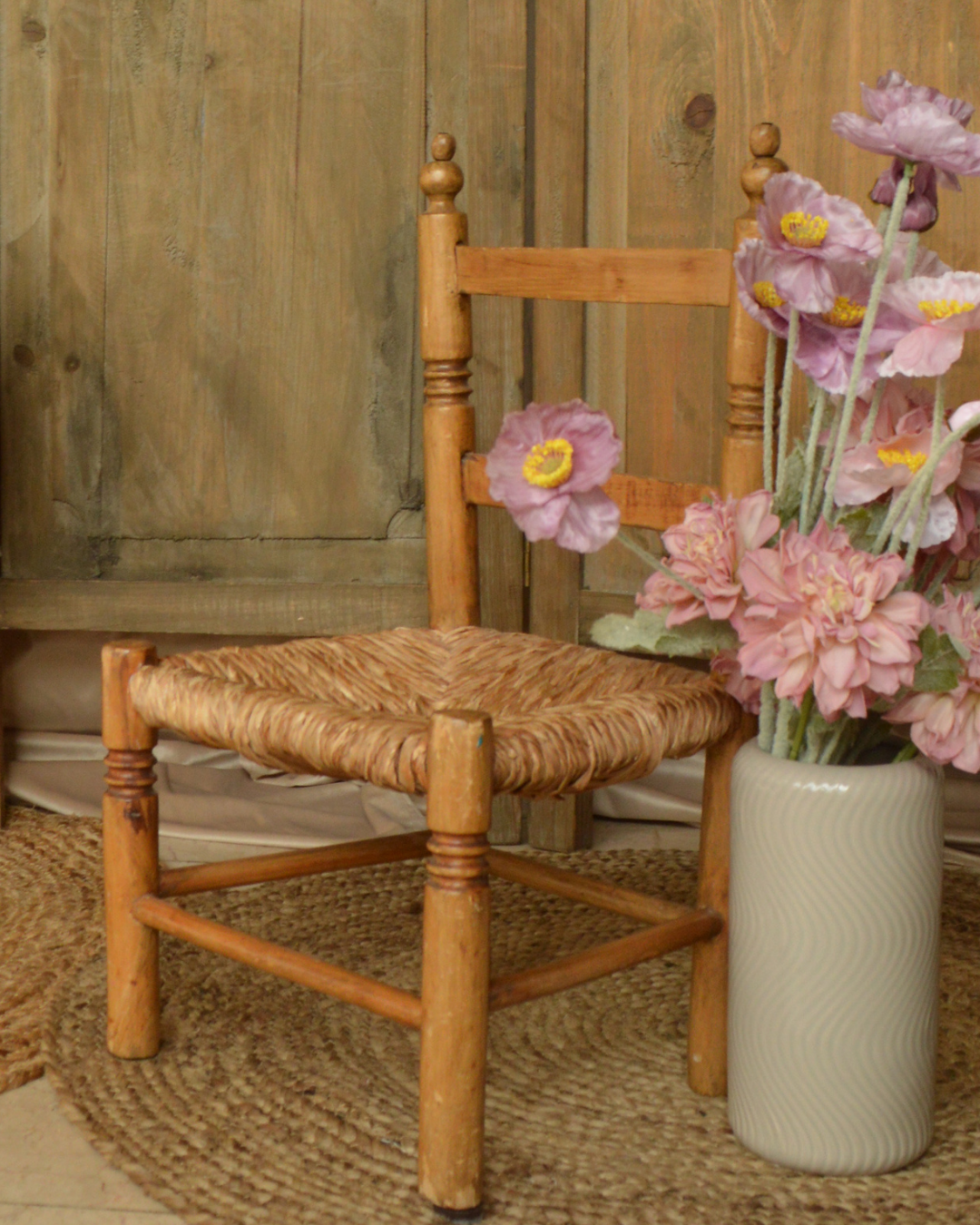 Houten kinderstoeltje