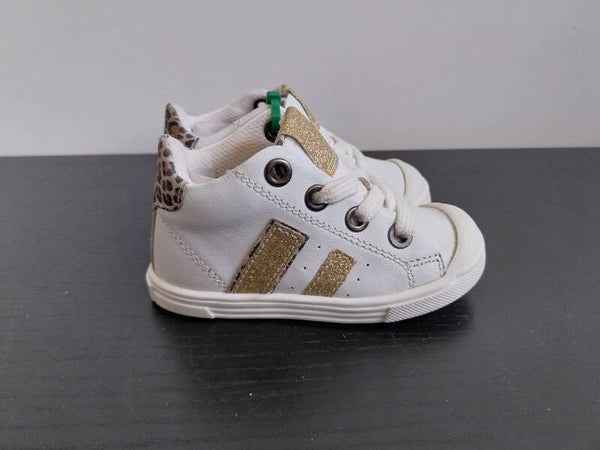 Sneaker wit met goud maat 20