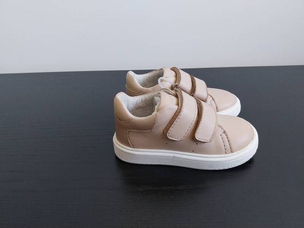 Sneaker Pinocchio roze met klittenband maat 21