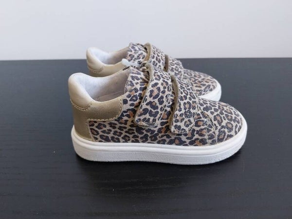 Sneaker Pinocchio panterprint klittenband maat 21