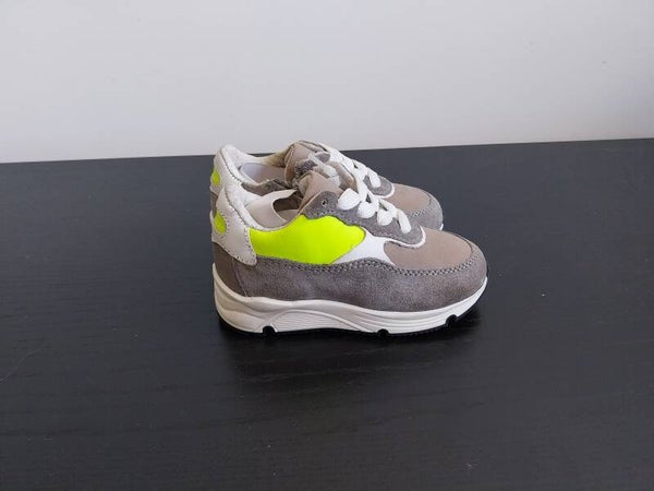 Sneaker/Runner grijs/geel maat 21