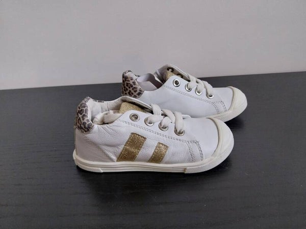Sneaker wit met goud maat 23