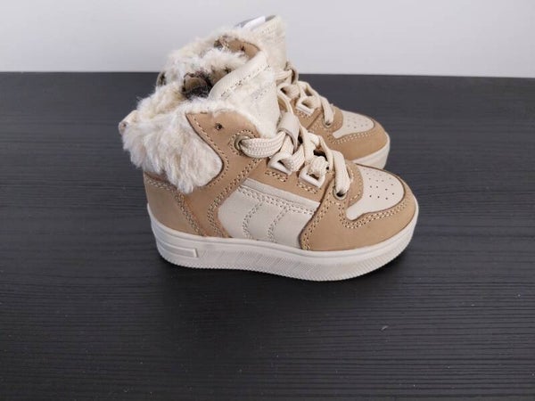 Sneaker halfhoog beige maat 20 NIEUW
