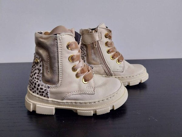 Bootie creme met panterprintje maat 20 NIEUW