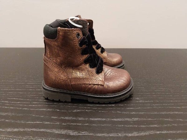 Bootie Pinocchio bronskleurig maat 20