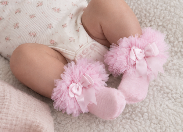 Schattige roze babysokjes met tule en strikjes