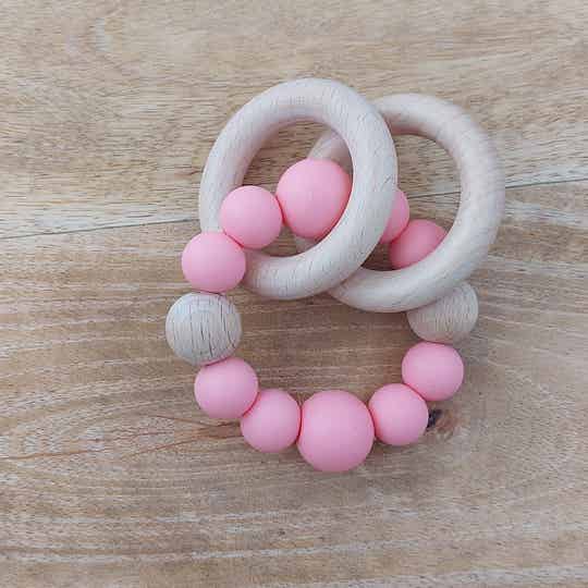 Rammelaar in baby roze