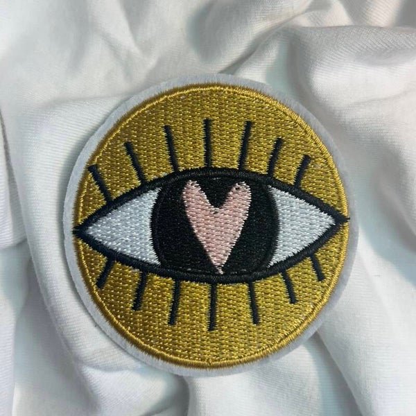 LITTLE HEART EYE