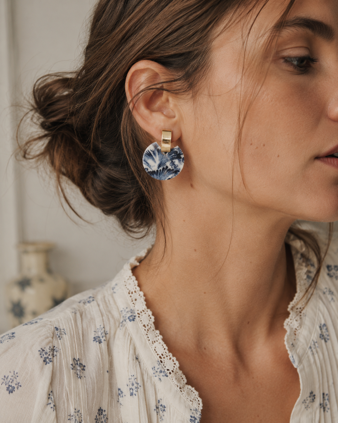 Boucles d’oreilles Alma – Faïence ancienne Terre de fer Indiana, Clairefontaine XIXe