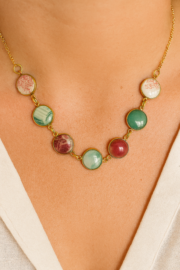 Collier Ariane , faïence de Digoin et Lunéville recyclée, fait-main en France, cadeau noces de faïence, bijou unique