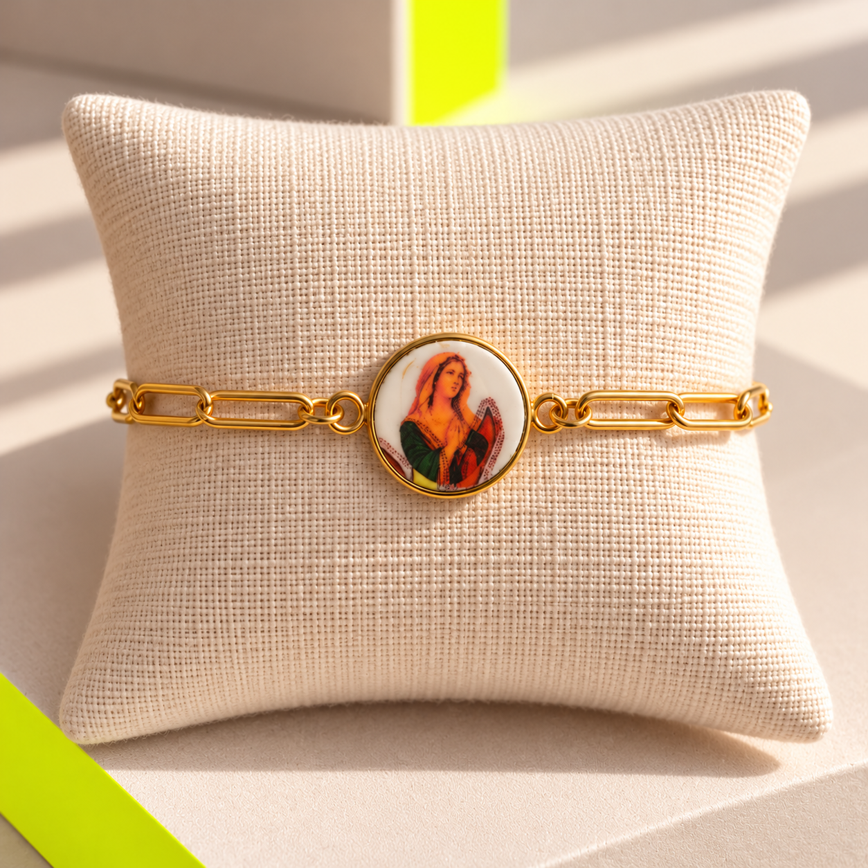 Bracelet Madone Pop – Orange vitaminé & maille trombone