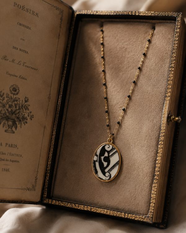 Collier Hinde — Faïence de Gien fin XIXème noire et blanche