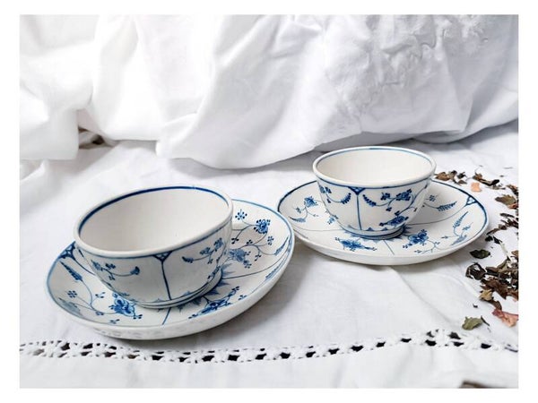 Paire de bols à thé et coupelles , porcelaine de Tournai XVIIIème siècle bleu et blanc