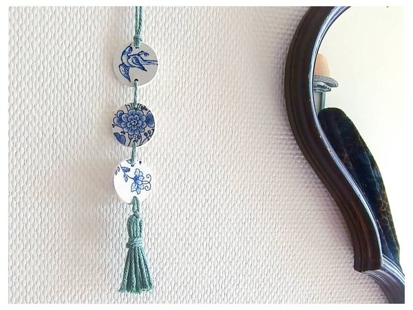 Bijou de mur , delft bleu , Gien Médaillons en terre de fer,  pompon