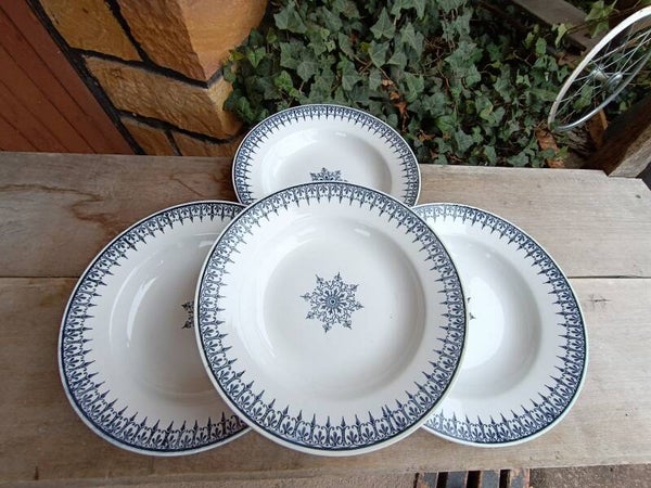 Quatre assiettes creuses modèle Primax saint Amand bleu