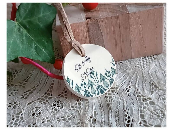 Médaillon chants de Noël , oh holy night , faïence Gien Rivoli , vert vaisselle ancienne recyclée