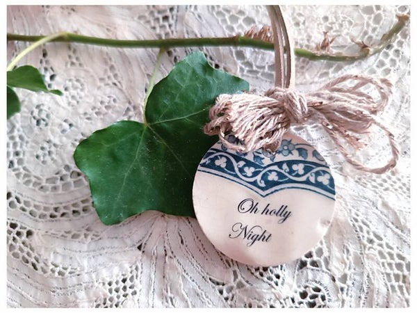 Médaillon chants de Noël , oh holly night , faïence de Gien Terre de fer recyclée