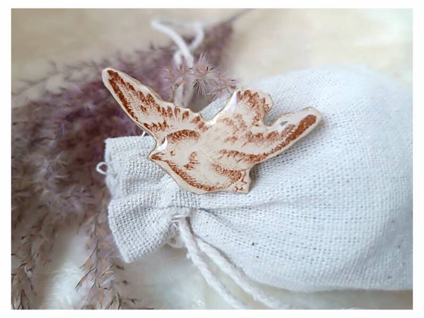 Broche Oiseau ,faïence de Onnaing  , terre de fer sépia et or  / vaisselle ancienne recyclée