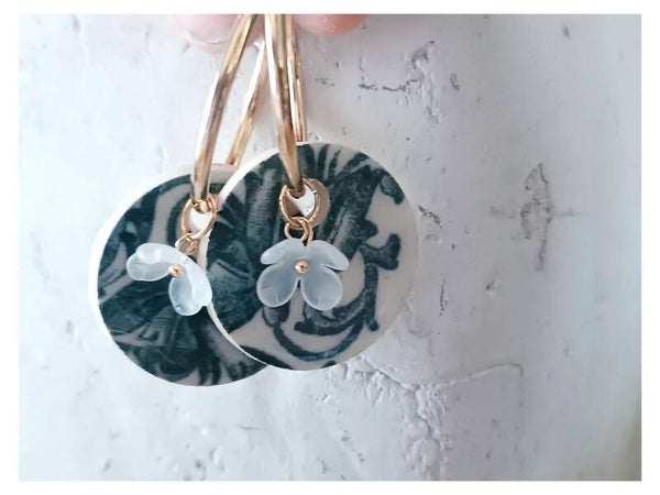 Créoles dorées, Anastasia , faïence terre de fer Clairefontaine bleu profond