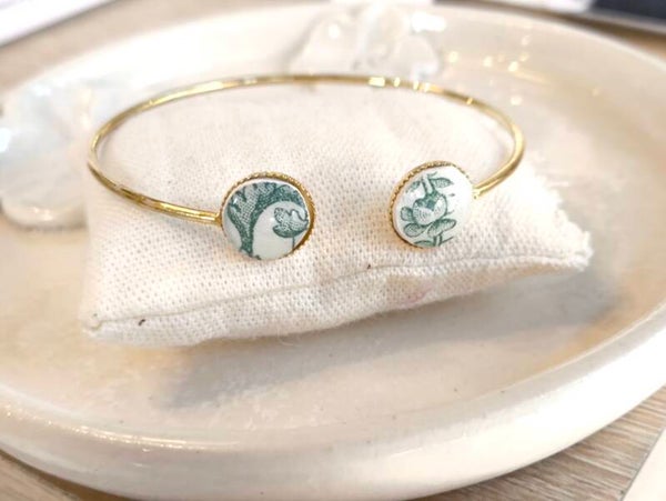 Bracelet manchette double, Marie , faïence de Gien verte , laiton doré