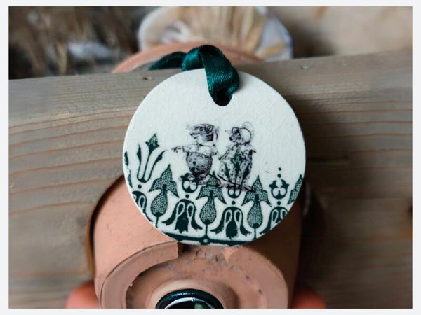 Collection Petites bêtes, médaillon en faïence Gien recyclée, couple de mulots , décoration à suspendre