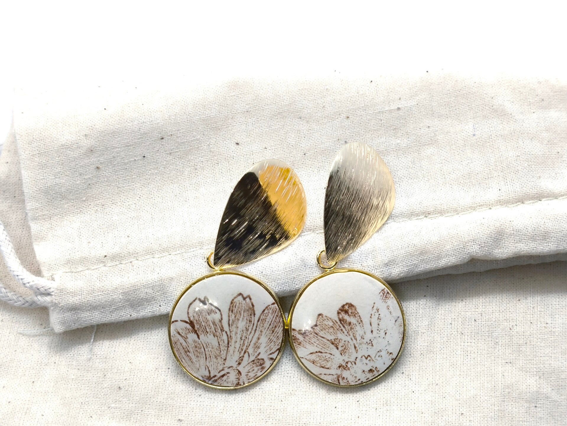 Boucles d'oreilles Lorna – Laiton doré & faïence de Gien recyclée | Bijoux artisanaux