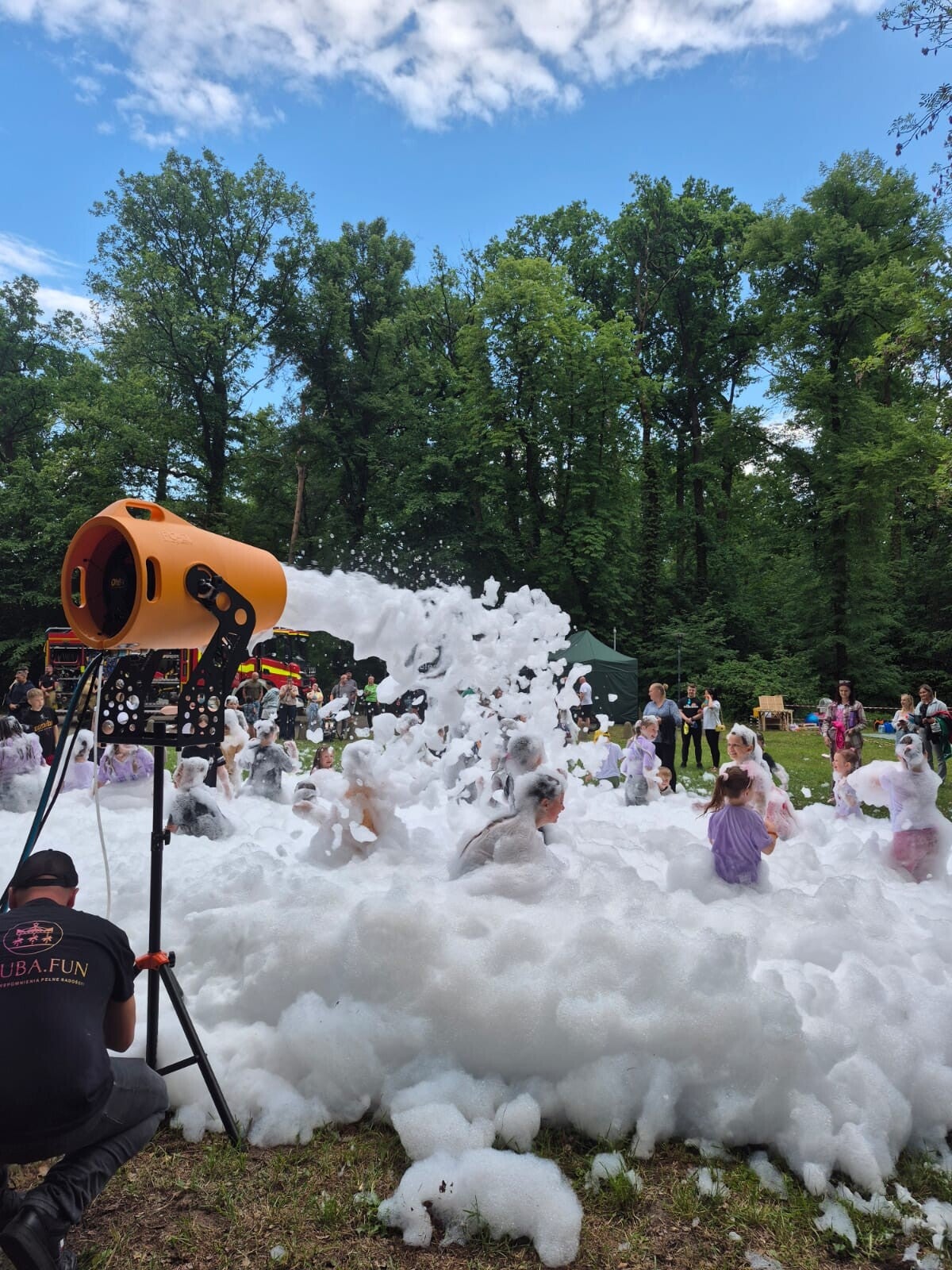 Maszyna do Piana Party i dużo piany podczas festynu w Lubieszowie – Dziuba.fun