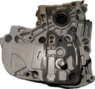 Demi carter de vilebrequin, côté pompe a huile occasion origine STIHL MS201 C-M - Référence 1145-020 2602 / 1145 020 2602 / 1145-020-2602 / 11450202602