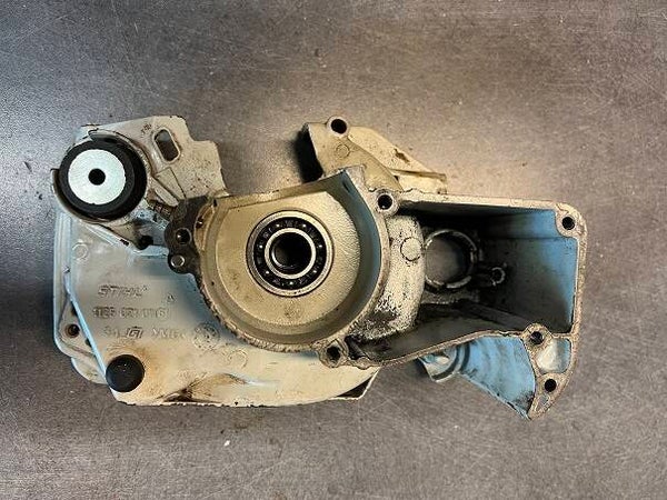 Carter de vilebrequin coté rotor occasion origine STIHL - MS340 - Référence 1125-020 2120 / 1125 020 2120 / 1125-020-2120 / 11250202120