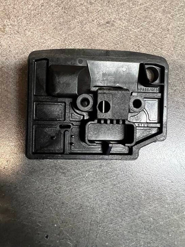 Socle de filtre MS200T OCCASION ORIGINE STIHL - Référence  1129-120 3402 / 1129 120 3402 / 1129-120-3402 / 11291203402