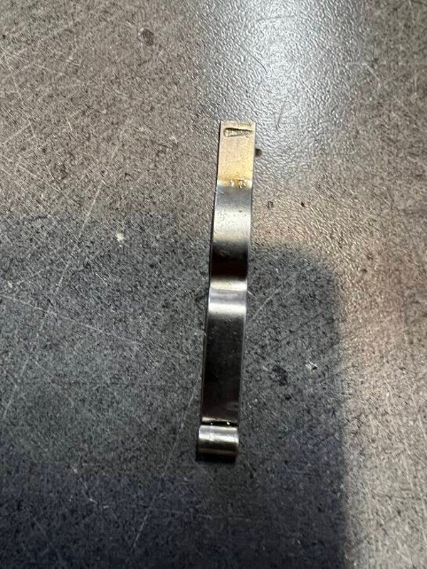 Ressort lame Tronçonneuse MS192T Origine stihl d'occasion - Référence 1129-162 7800 / 1129 162 7800 / 1129-162-7800 / 11291627800