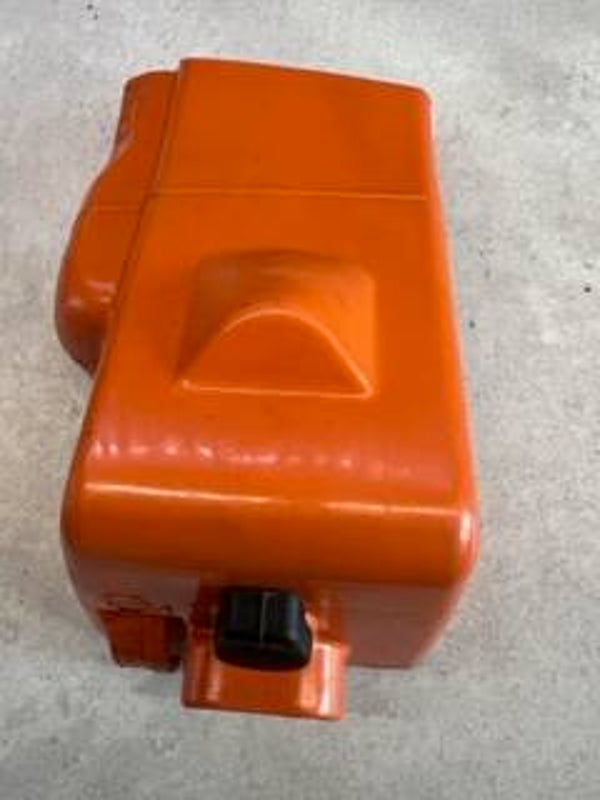 Capot occasion origine STIHL 017 - Référence 1130-140 4700 / 1130 140 4700 / 1130-140-4700 / 11301404700