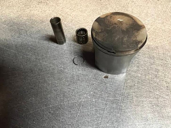 PISTON Ø 47 mm - Occasion Origine STIHL MS341 - Référence 1135-030 2000 / 1135 030 2000 / 1135-030-2000 / 11350302000