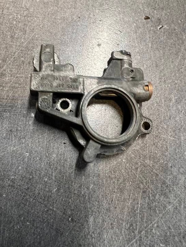 Pompe à huile occasion origine STIHL MS341 - Référence 1135-640 3200 / 1135 640 3200 / 1135-640-3200 / 11356403200