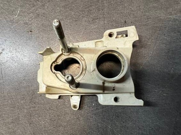 Support carburateur occasion origine STIHL - MS171 - Référence 1139-122 2100 / 1139 122 2100 / 1139-122-2100 / 11391222100