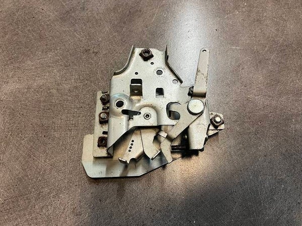 Commande d'occasion tondeuse Honda HRA2160 Moteur GXV160 Référence 16570-ZE-7772 / 16570ZE7772