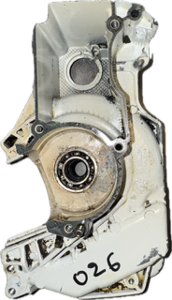 Carter de vilebrequin coté rotor occasion Origine STIHL MS260 - MS240 - 024 - 026 - Référence 1121-020 2117 / 1121 020 2117 / 1121-020-2117 / 11210202117